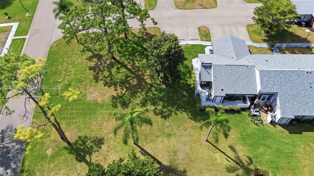 10548 Quincy CT Lehigh Acres, FL 33936