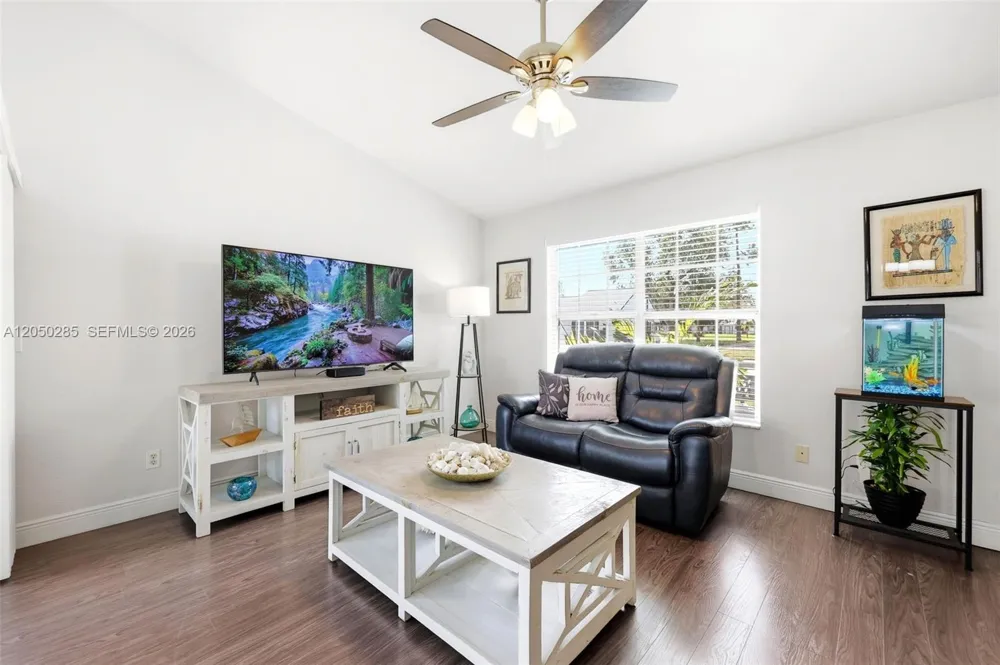 10548 Quincy CT Lehigh Acres, FL 33936