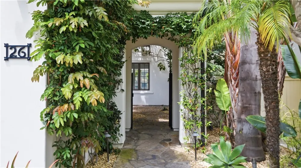 26 Sidney Bay Drive Newport Coast, CA 92657