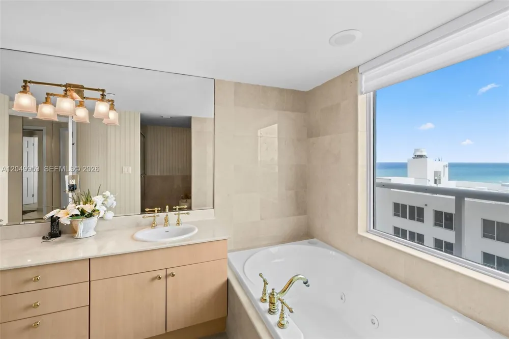 5025 Collins Ave #1707 Miami Beach, FL 33140