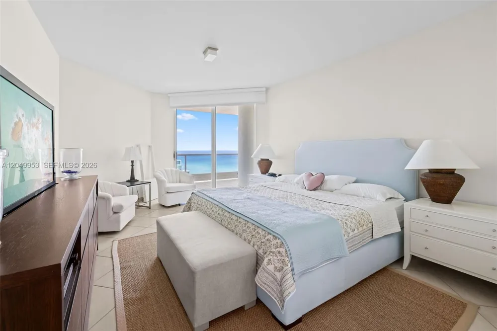 5025 Collins Ave #1707 Miami Beach, FL 33140