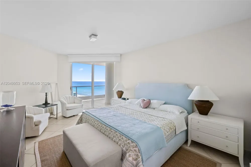 5025 Collins Ave #1707 Miami Beach, FL 33140