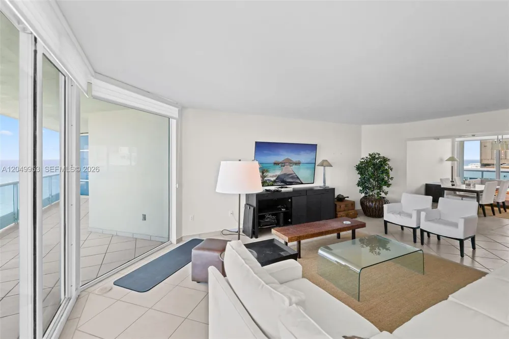 5025 Collins Ave #1707 Miami Beach, FL 33140