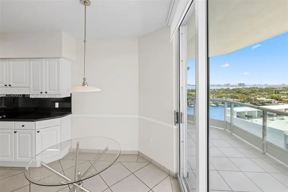 5025 Collins Ave #1707 Miami Beach, FL 33140