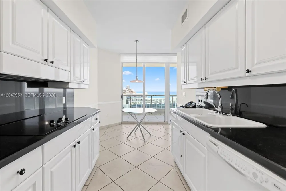 5025 Collins Ave #1707 Miami Beach, FL 33140