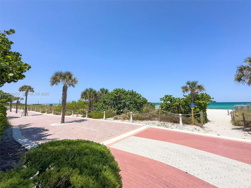 5025 Collins Ave #1707 Miami Beach, FL 33140