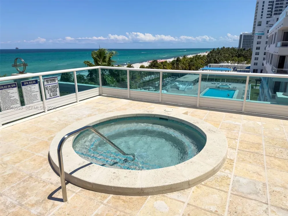 5025 Collins Ave #1707 Miami Beach, FL 33140