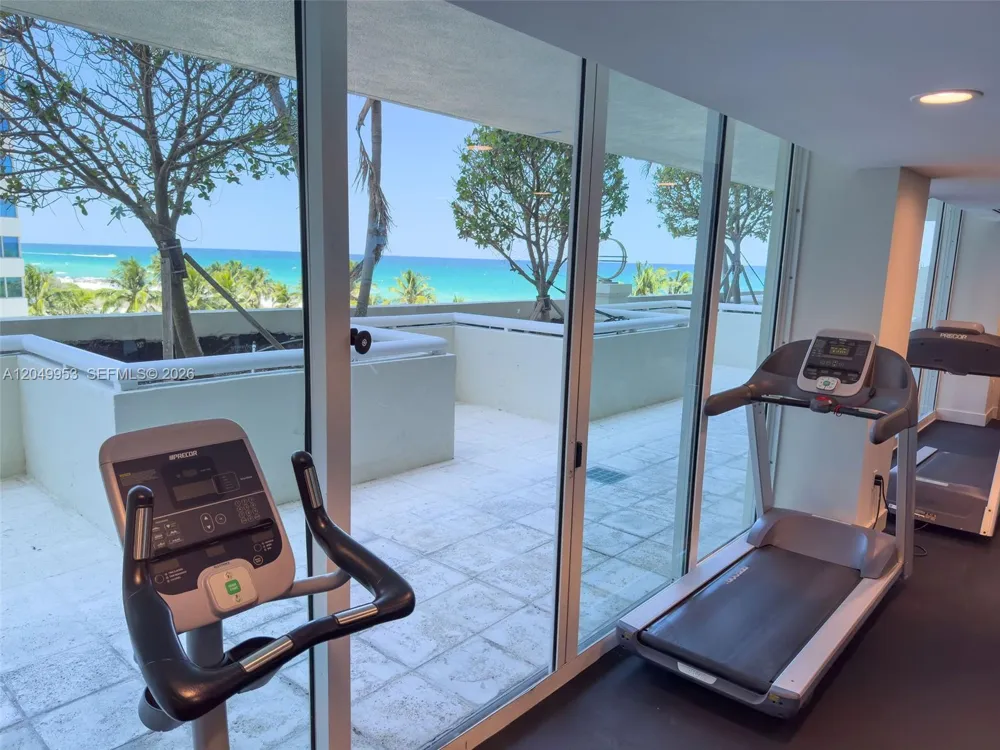 5025 Collins Ave #1707 Miami Beach, FL 33140