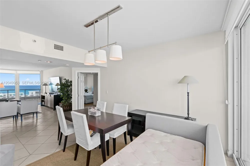 5025 Collins Ave #1707 Miami Beach, FL 33140