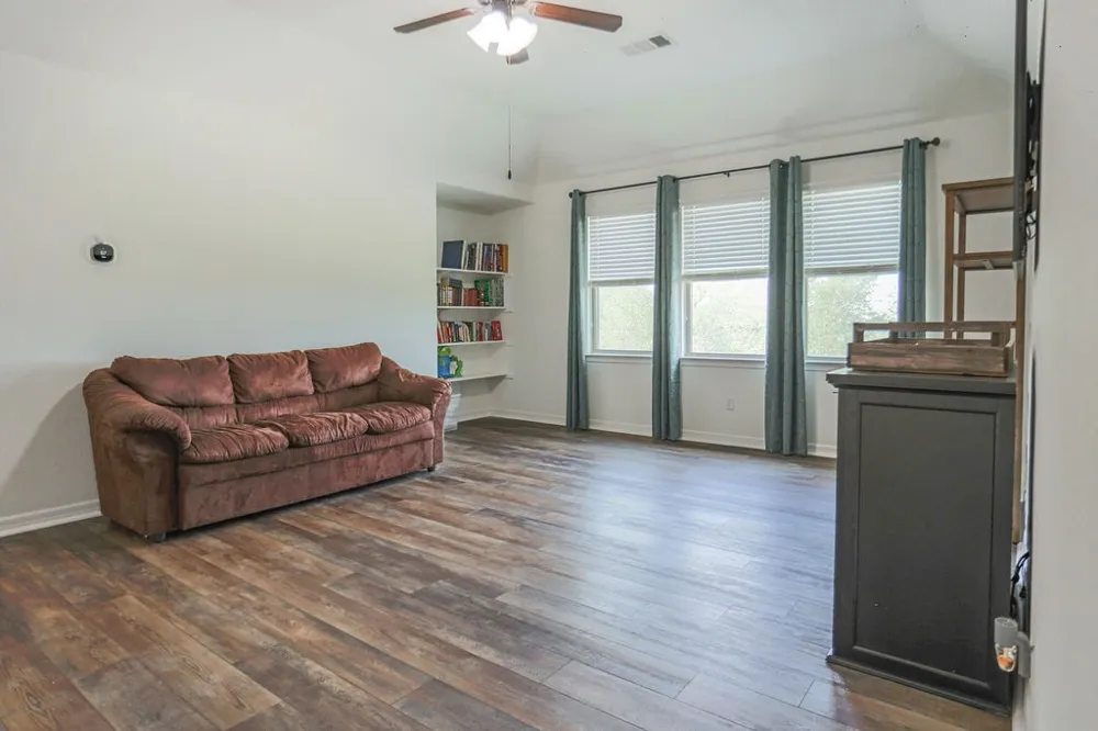 208 Mirafield Lane Austin, TX 78737