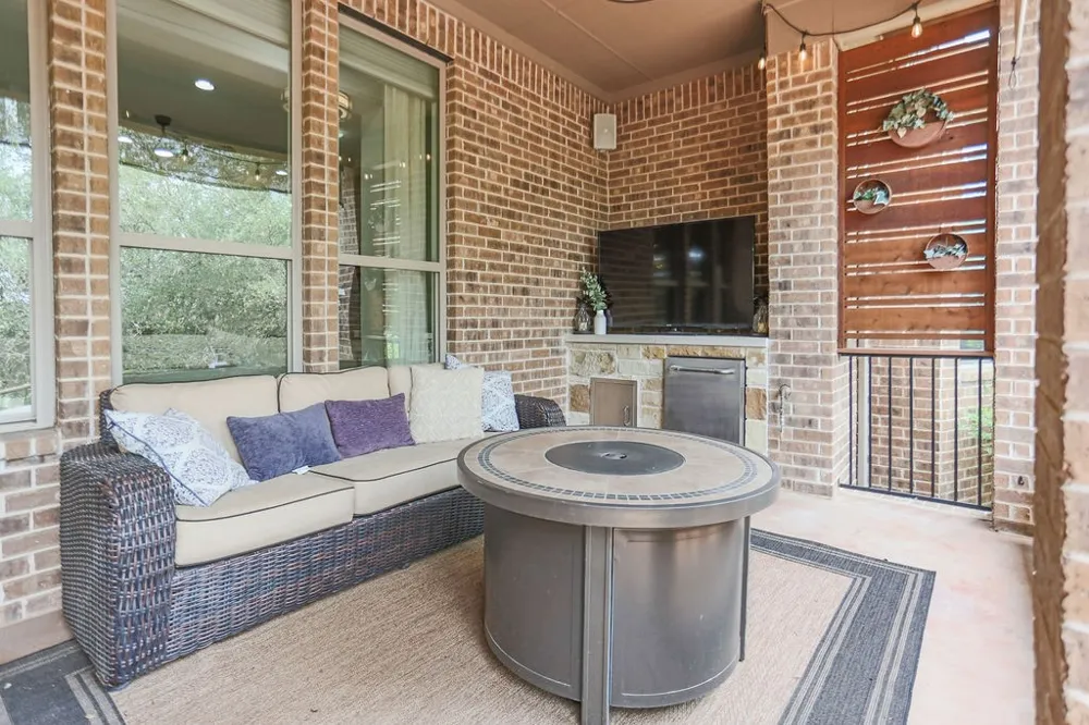 208 Mirafield Lane Austin, TX 78737