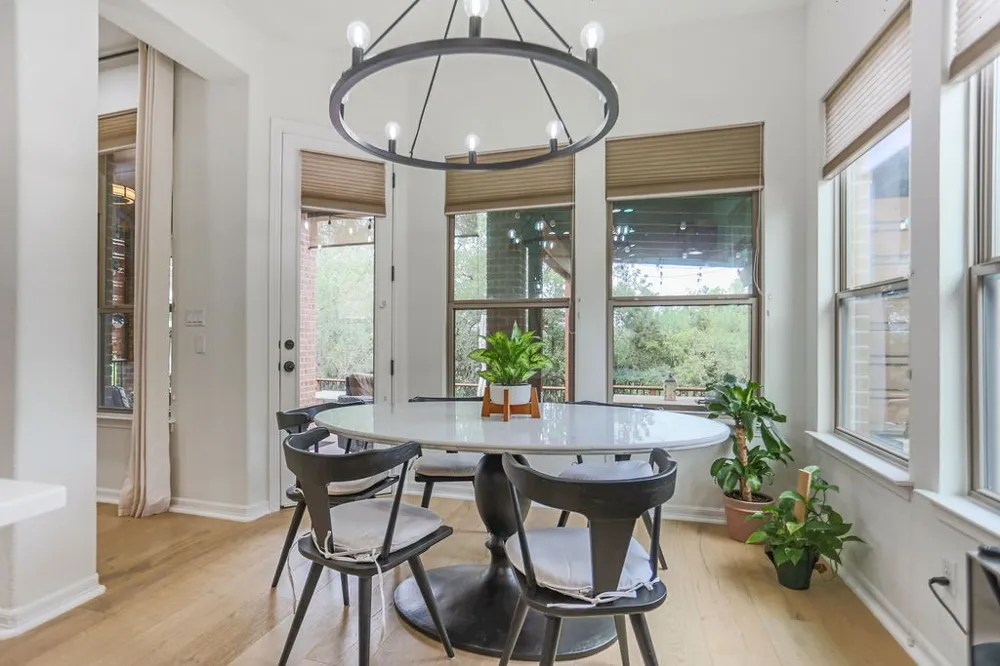 208 Mirafield Lane Austin, TX 78737