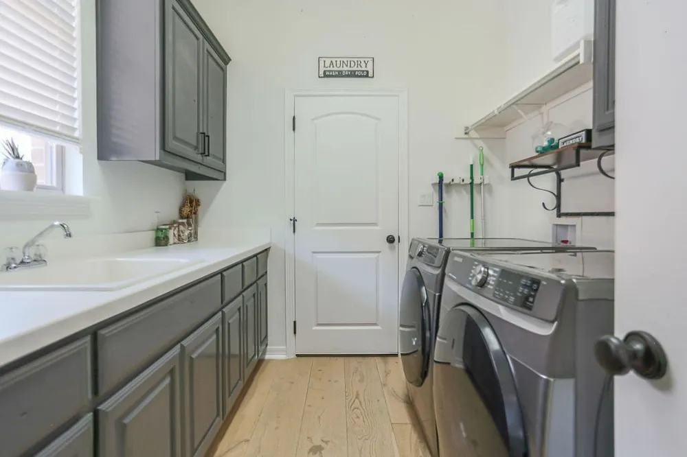208 Mirafield Lane Austin, TX 78737