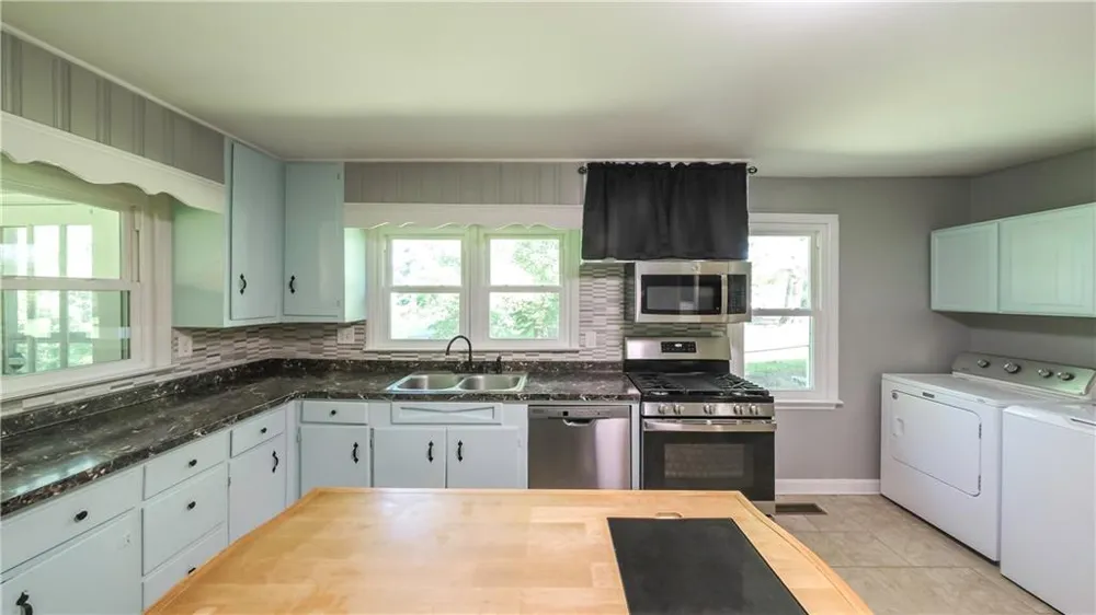 2986 Hilltop Dr Buchanan, GA 30113
