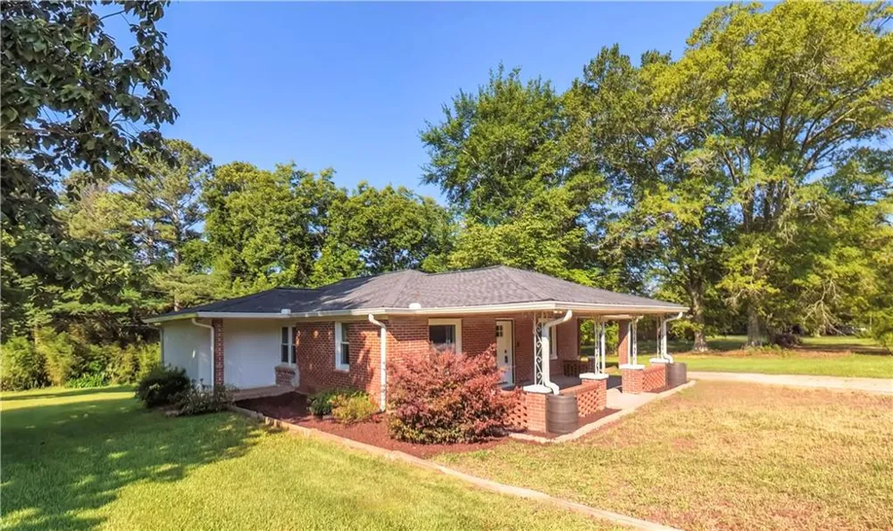 2986 Hilltop Dr Buchanan, GA 30113