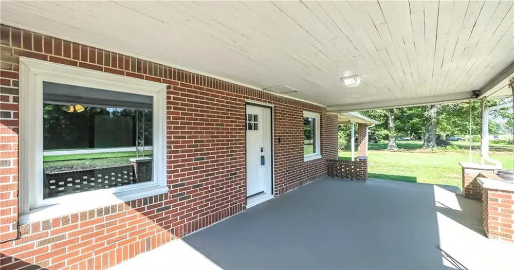 2986 Hilltop Dr Buchanan, GA 30113