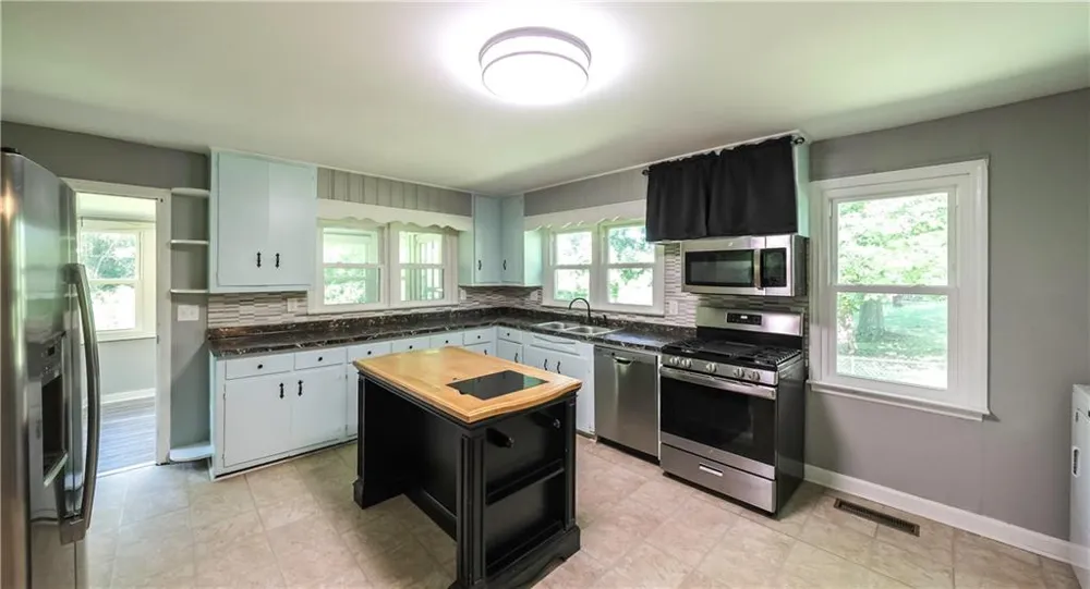 2986 Hilltop Dr Buchanan, GA 30113