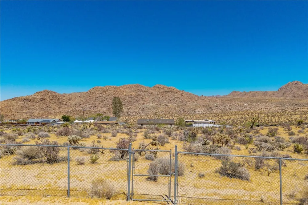 7381 Sunset Road Joshua Tree, CA 92252