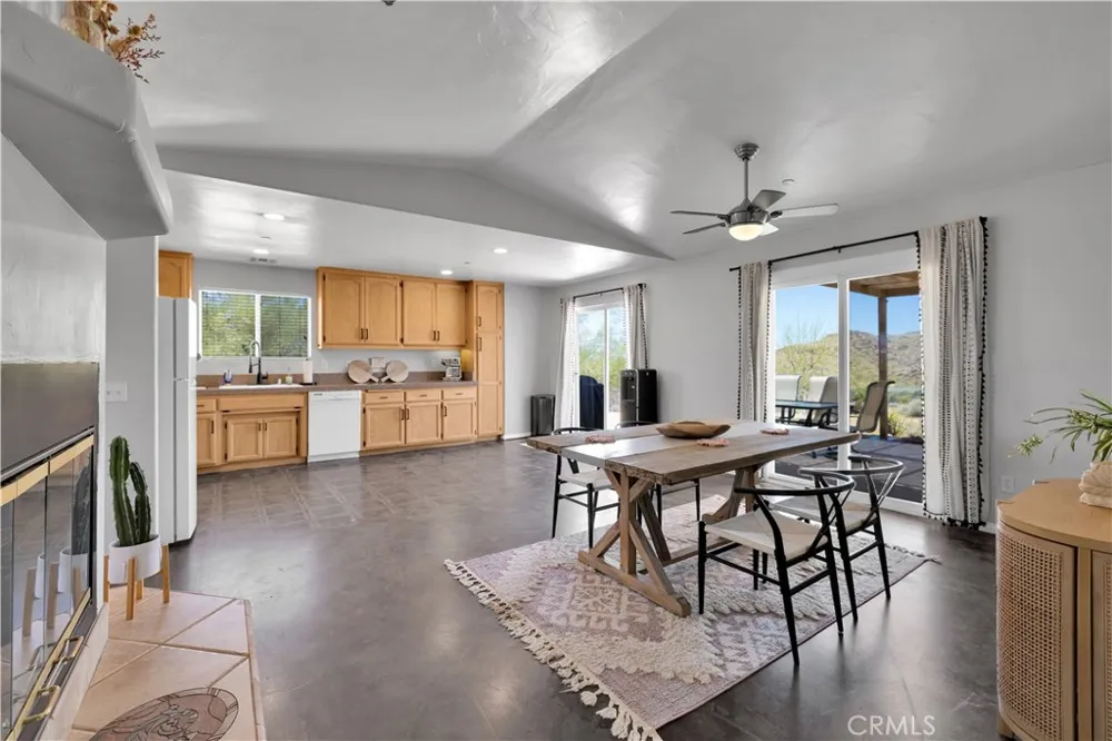 7381 Sunset Road Joshua Tree, CA 92252