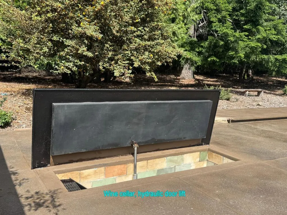 20378 Black Road Los Gatos, CA 95033