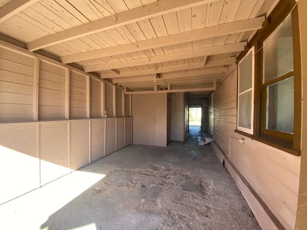 424 W B AVENUE Kingsville, TX 78363