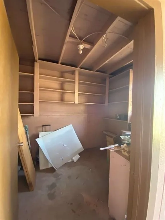 424 W B AVENUE Kingsville, TX 78363