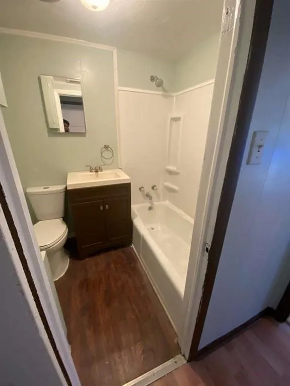 424 W B AVENUE Kingsville, TX 78363