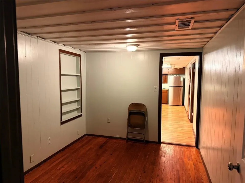 424 W B AVENUE Kingsville, TX 78363