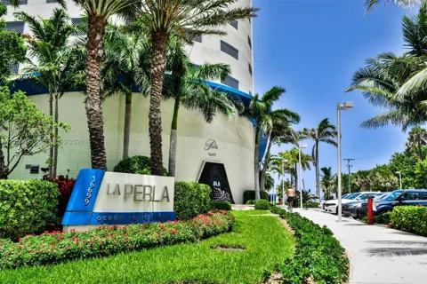 16699 Collins Ave #2004