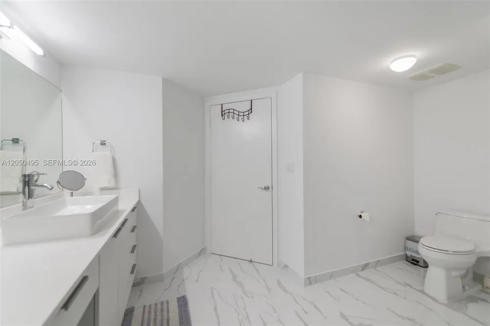 16699 Collins Ave #2004 Sunny Isles Beach, FL 33160