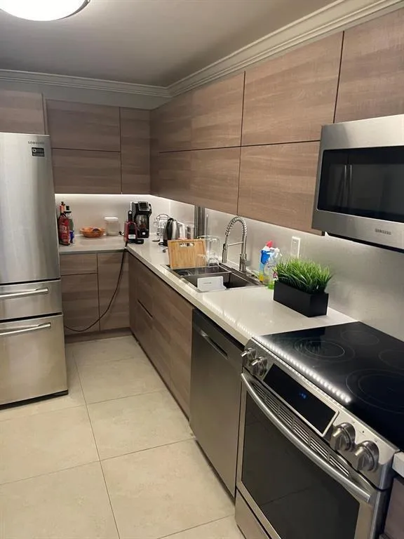 3000 S Ocean Drive #302 Hollywood, FL 33019