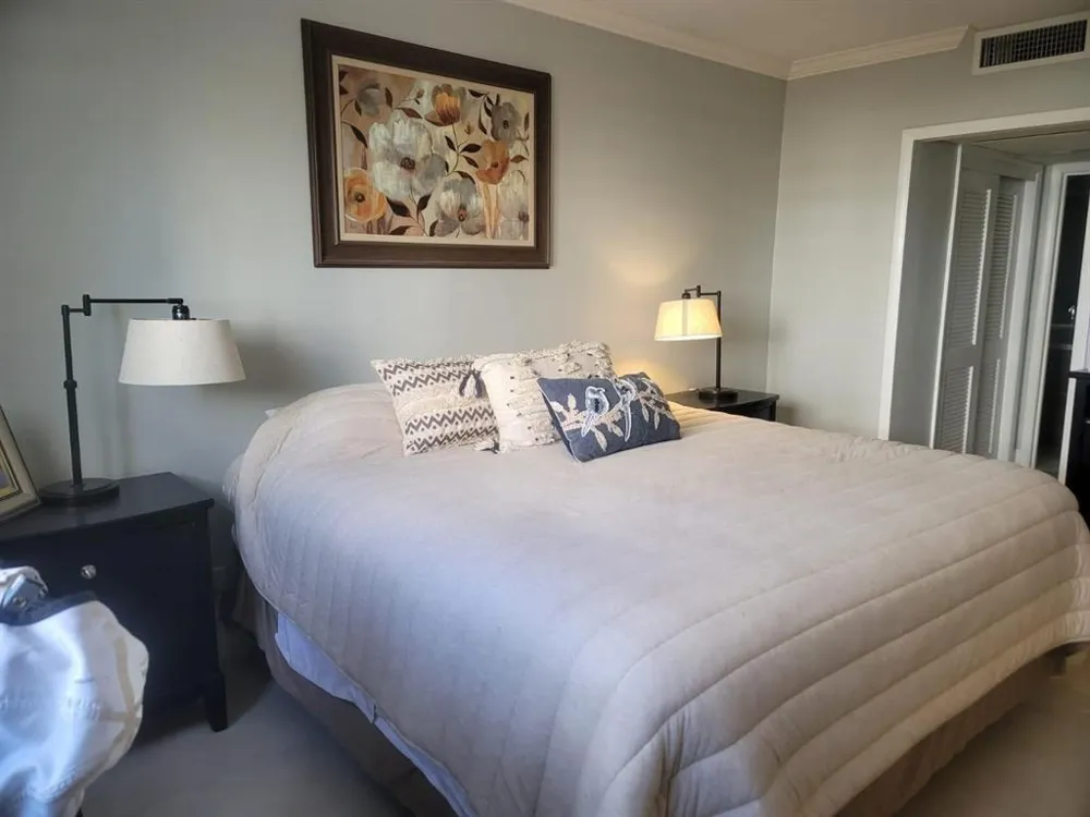 3000 S Ocean Drive #302 Hollywood, FL 33019