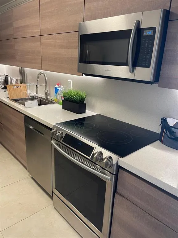 3000 S Ocean Drive #302 Hollywood, FL 33019