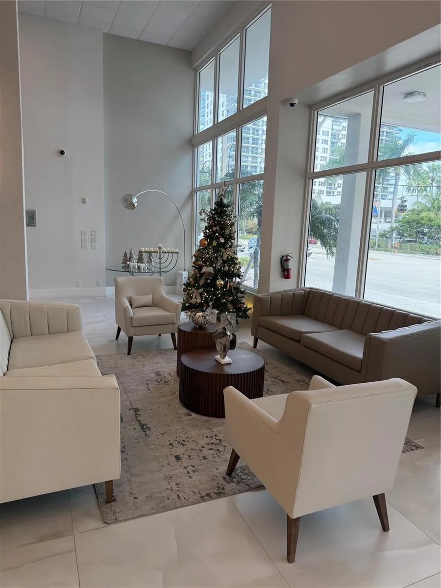 3000 S Ocean Drive #302 Hollywood, FL 33019