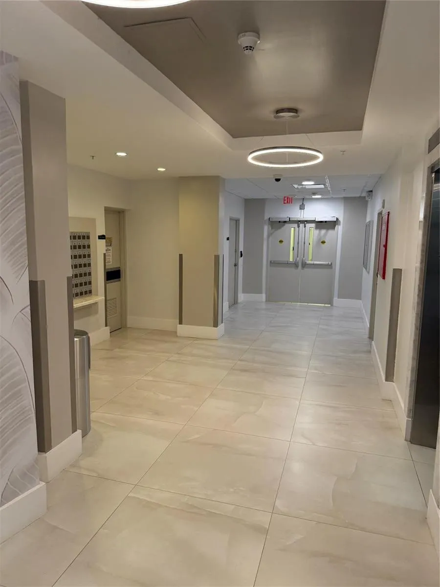 3000 S Ocean Drive #302 Hollywood, FL 33019