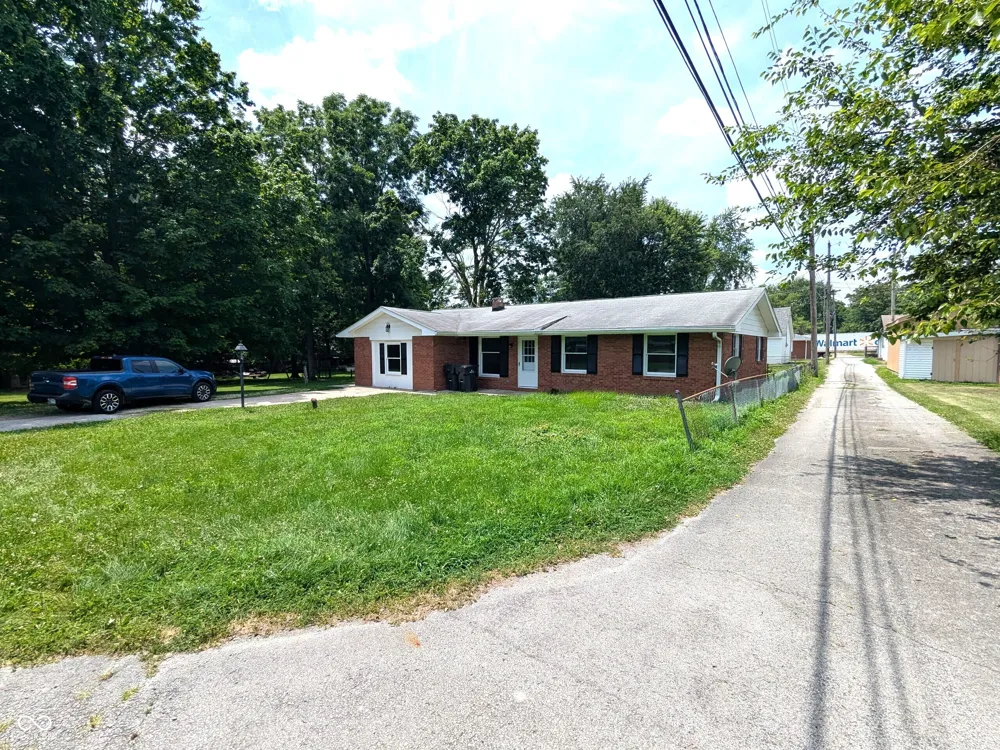 6733 S Cross Street Pendleton, IN 46064
