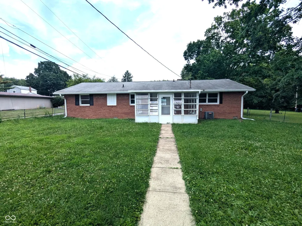 6733 S Cross Street Pendleton, IN 46064