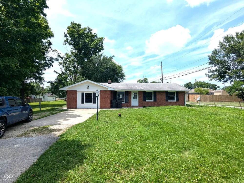 6733 S Cross Street Pendleton, IN 46064