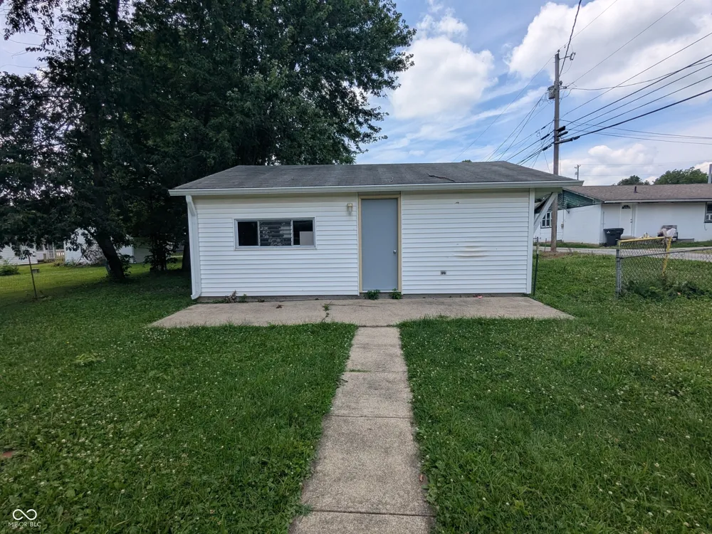 6733 S Cross Street Pendleton, IN 46064