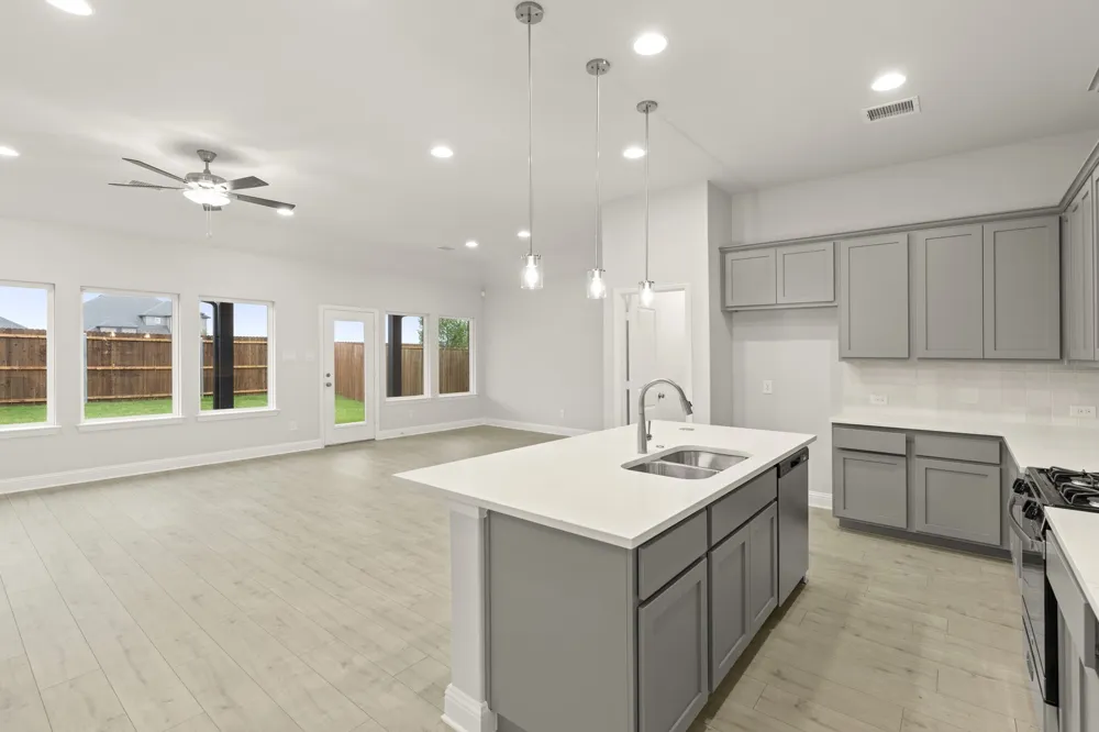 1811 Gleasondale Drive Forney, TX 75126