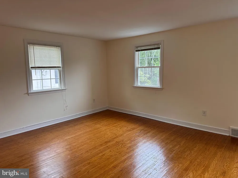 8 ARTHUR ROAD Bryn Mawr, PA 19010