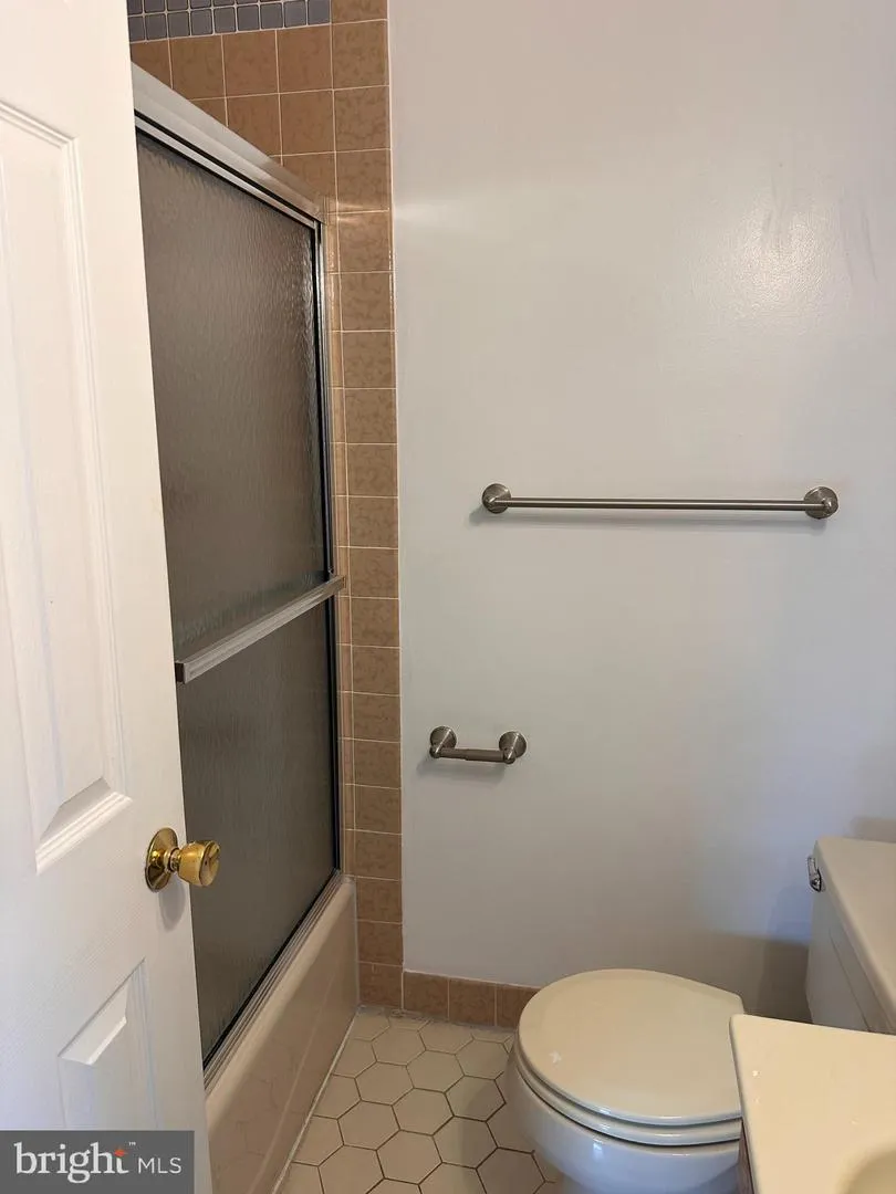 8 ARTHUR ROAD Bryn Mawr, PA 19010