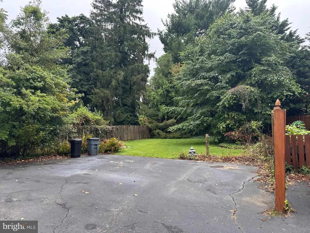 8 ARTHUR ROAD Bryn Mawr, PA 19010