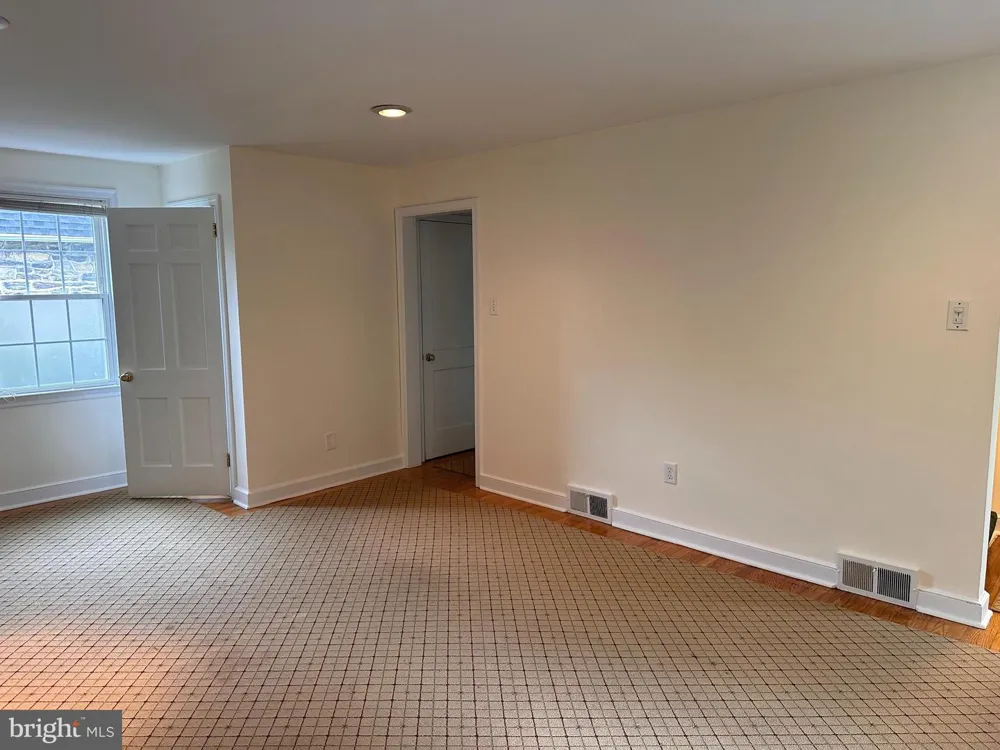 8 ARTHUR ROAD Bryn Mawr, PA 19010