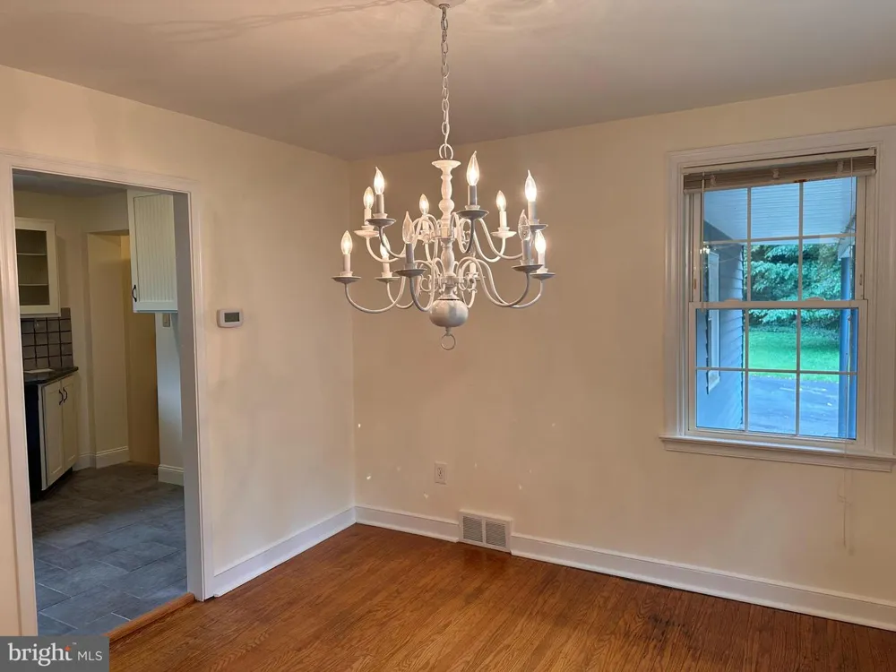 8 ARTHUR ROAD Bryn Mawr, PA 19010