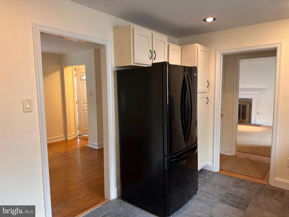 8 ARTHUR ROAD Bryn Mawr, PA 19010