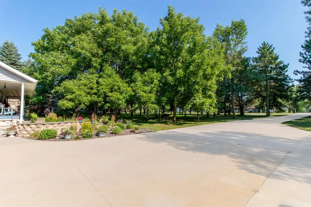 12480 212th Avenue NE New London, MN 56273