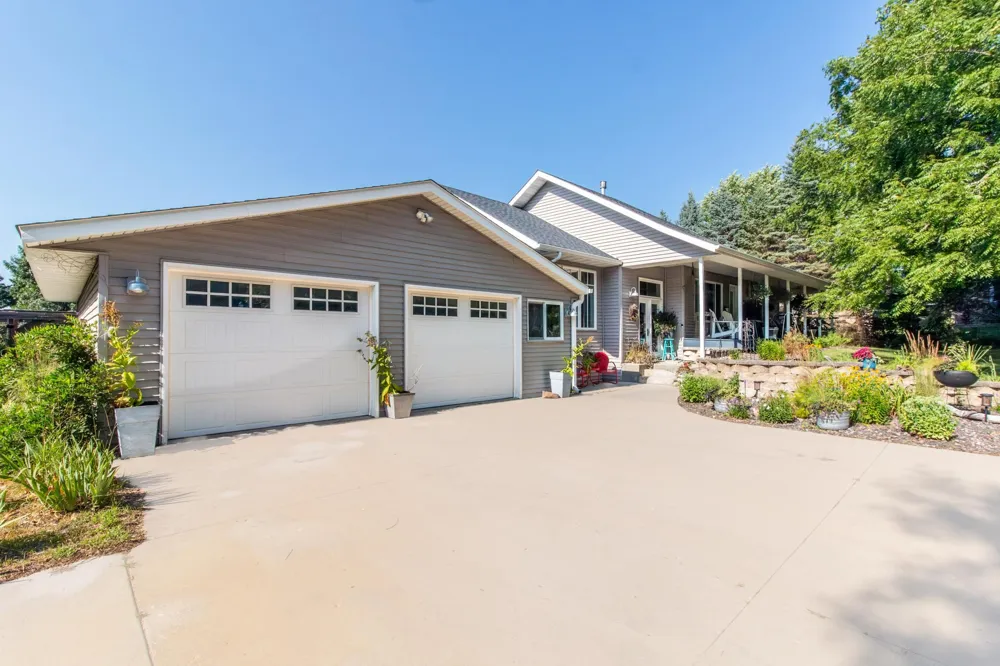12480 212th Avenue NE New London, MN 56273