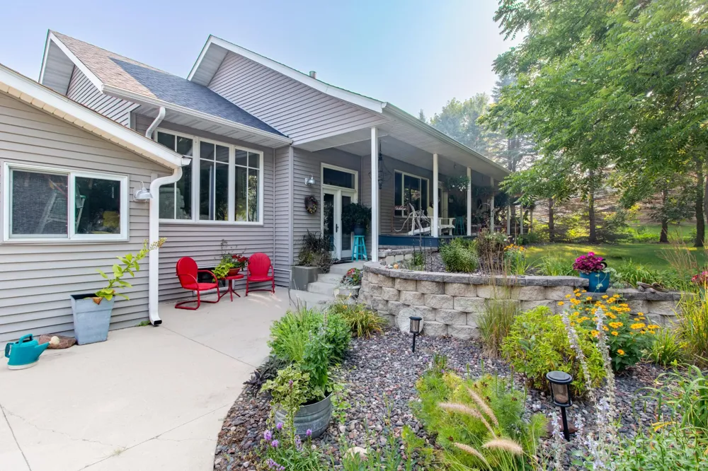 12480 212th Avenue NE New London, MN 56273