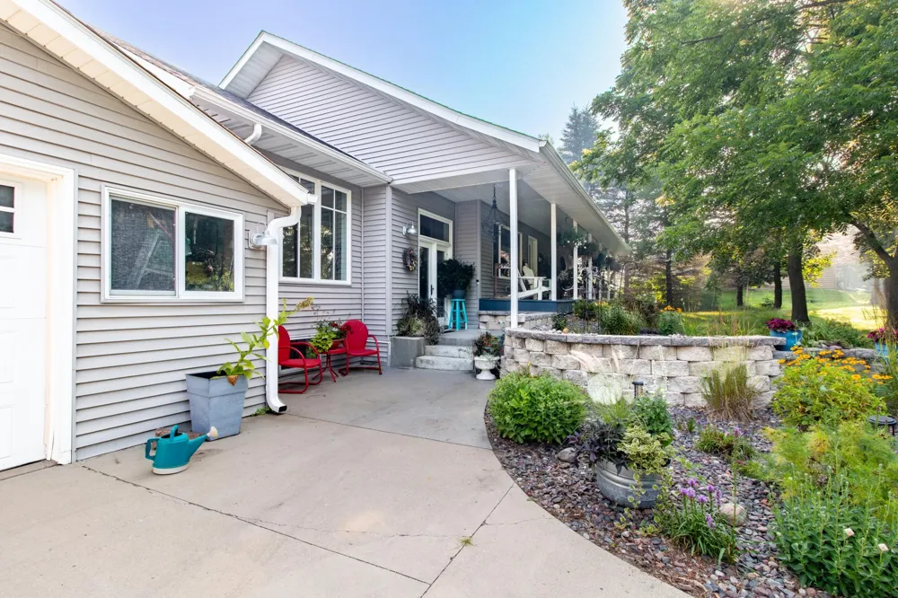 12480 212th Avenue NE New London, MN 56273